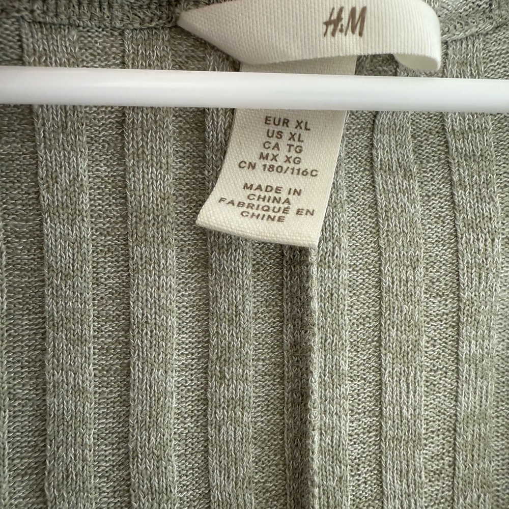 Gray Ribbed Tank Top - Picture 4 of 5